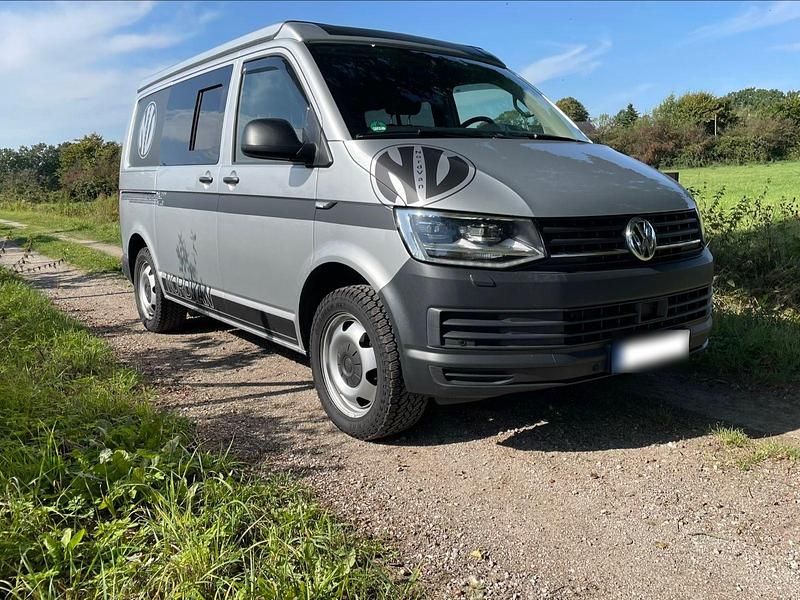 Gebraucht VW Transporter 150 PS (110 kW) 2018 Silber Van