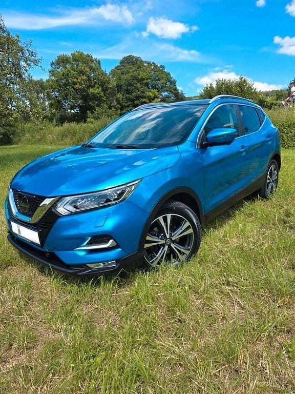 Blau Gebraucht 2017 Nissan Qashqai N-Connecta SUV | 11.900 € (Superpreis) - Bild 1/4