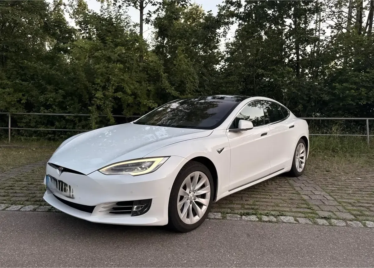 Gebraucht Tesla Model S 386 kW (525 PS) 2018 Weiß Kleinwagen