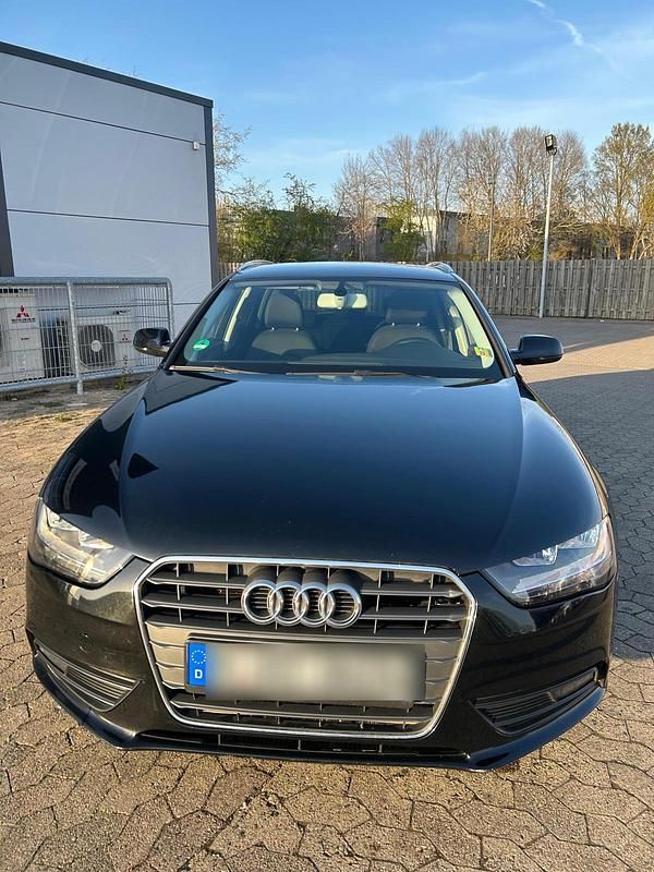Gebraucht Audi A4 143 PS (105 kW) 2013 Schwarz Kombi