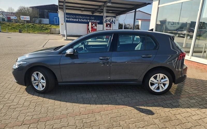 Gebraucht VW Golf VIII Life 116 PS (85 kW) 2021 Delfingrau metallic Limousine