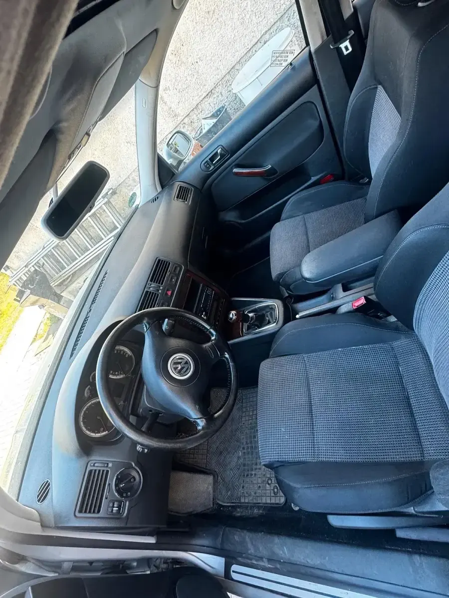 Usata VW Bora 150 CV (110 kW) 2004 Argento Berlina