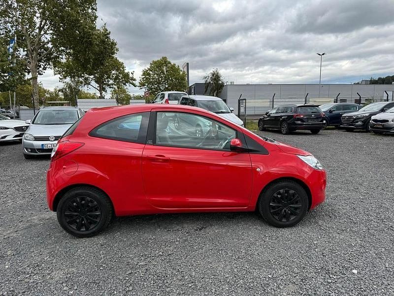 Rot Gebraucht 2015 Ford Ka Trend Kleinwagen | 5.900 € (Fairer Preis) - Bild 1/4
