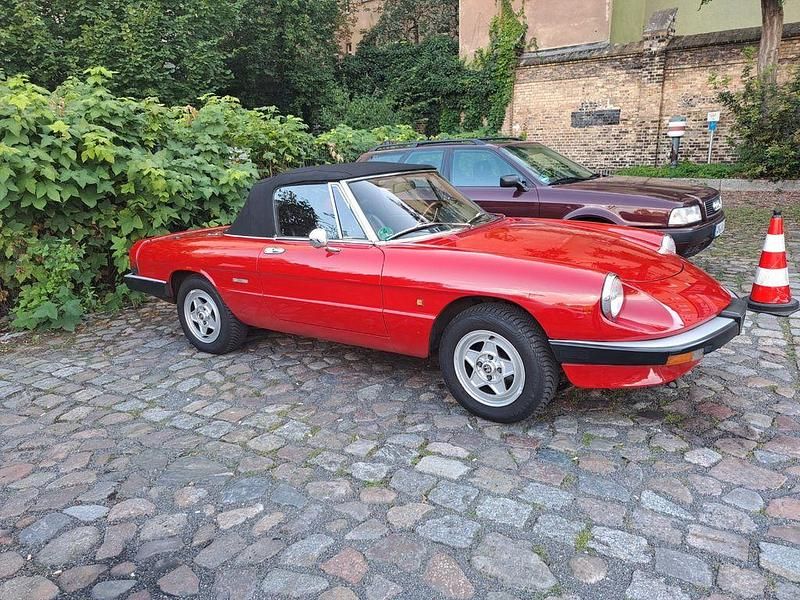 Rot Gebraucht 1989 Alfa Romeo Spider Cabrio | 12.700 € - Bild 1/4