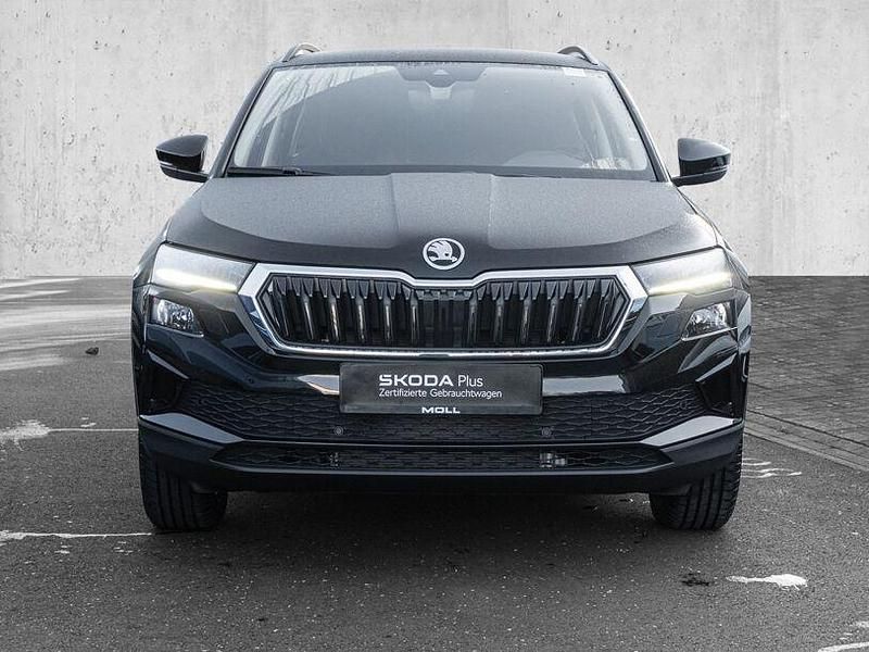 Neu Skoda Karoq Selection 116 PS (85 kW) 2025 Race blau metallic SUV