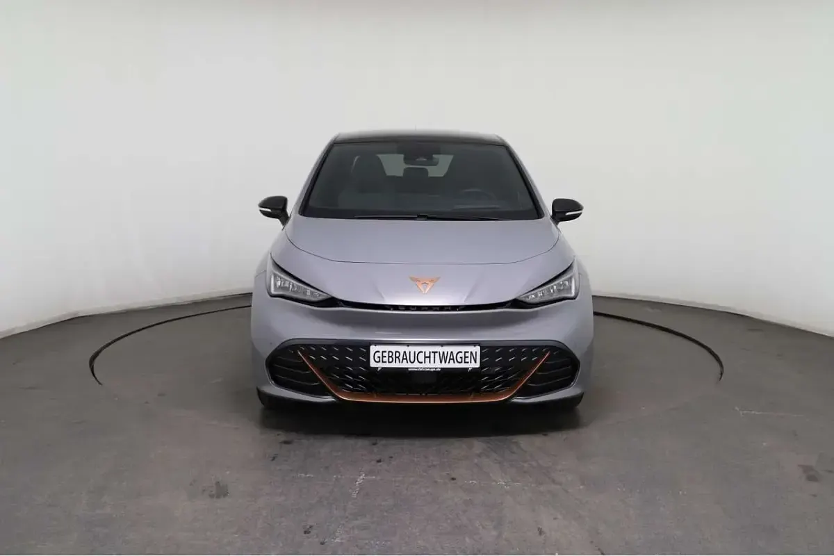 Gebraucht Cupra Born e-Boost 169 kW (231 PS) 2022 Mondsteingrau Kleinwagen
