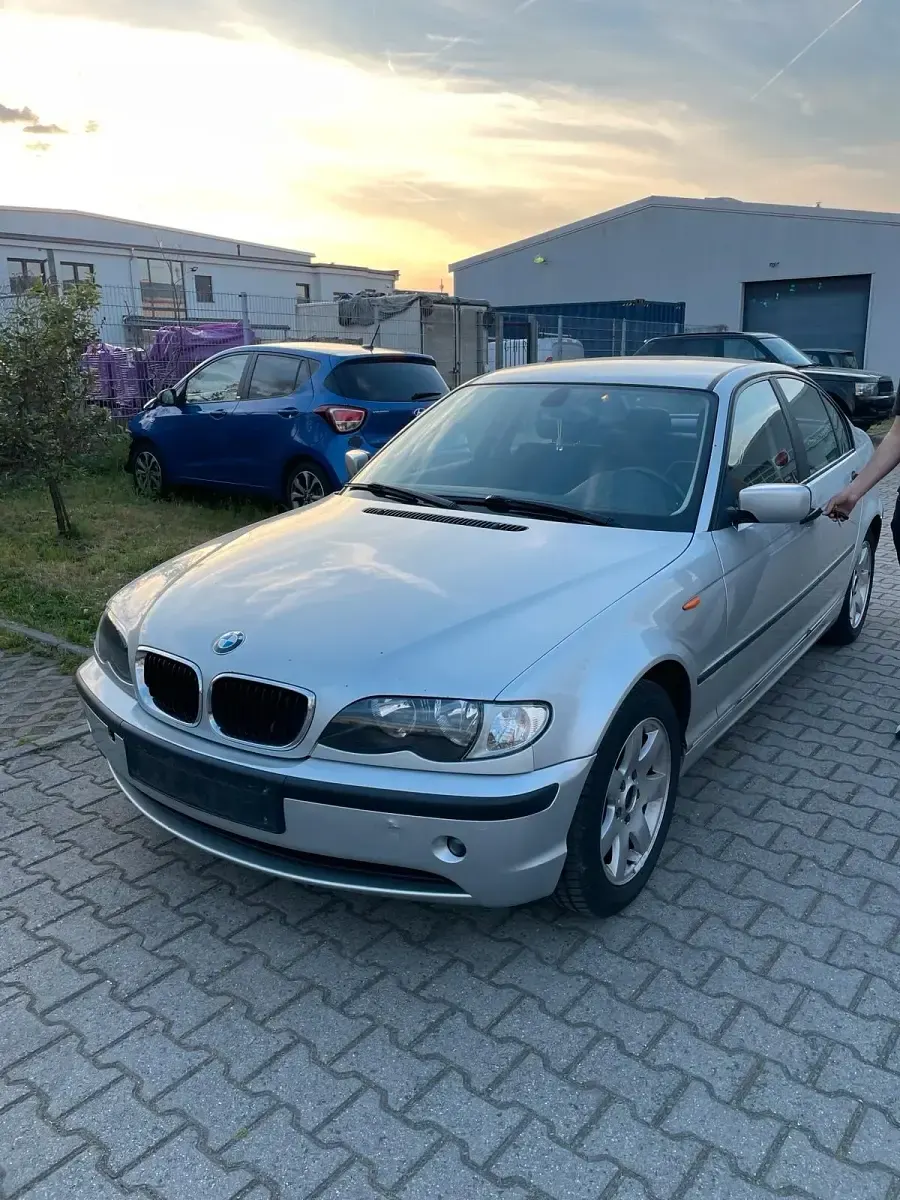 Gebraucht BMW 320 150 PS (110 kW) 2002 Grau Limousine