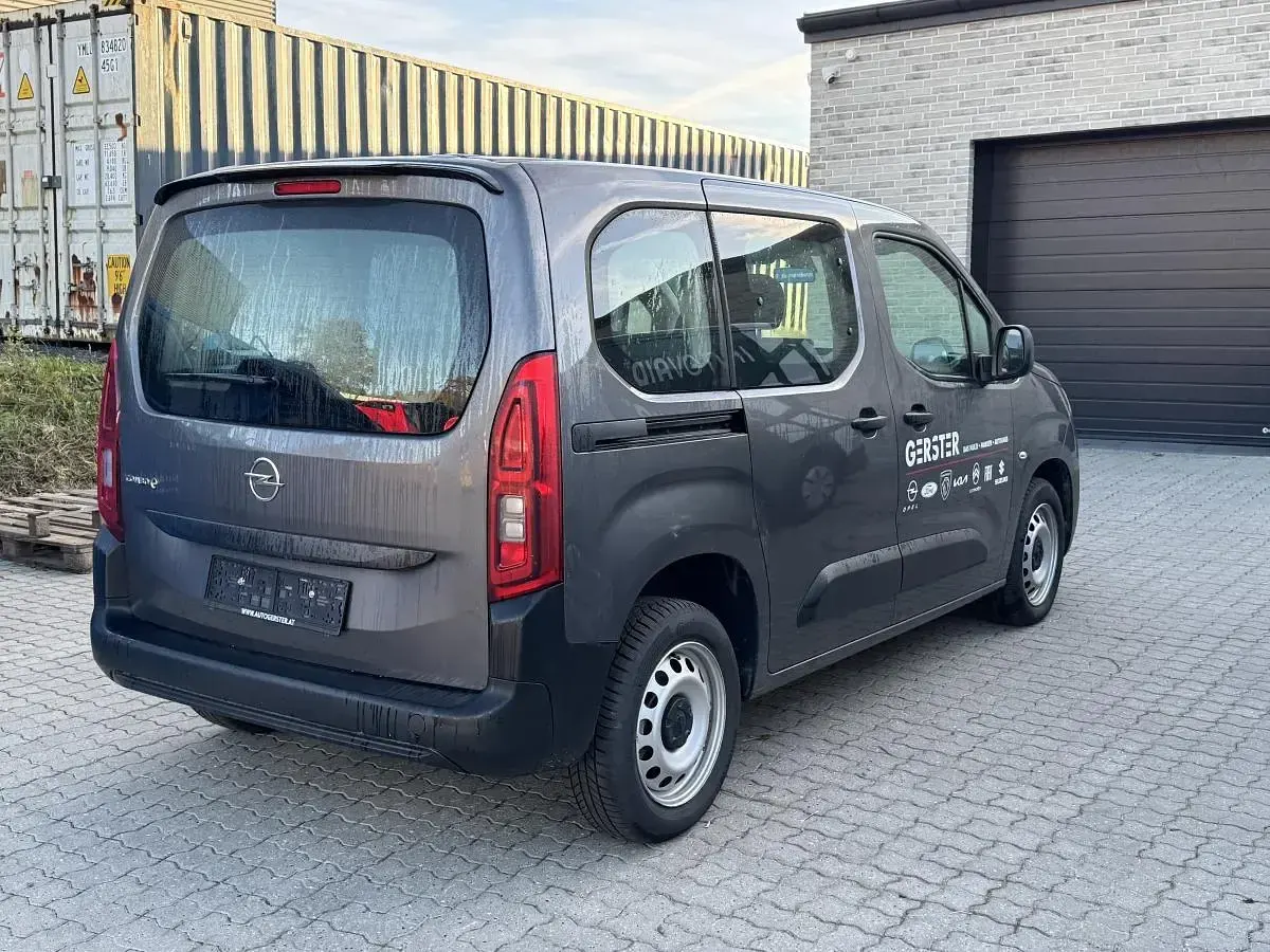 Gebraucht Opel Combo-e Life Edition 100 kW (137 PS) 2024 Volcano grey (m2) Van / Kleinbus
