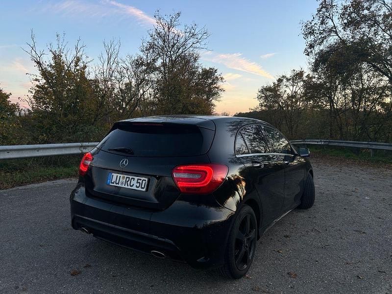 Gebraucht Mercedes A200 AMG 156 PS (114 kW) 2012 Schwarz Limousine