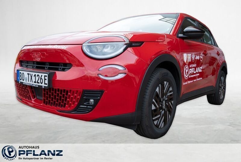 Gebraucht Fiat 600E Red 114 kW (156 PS) 2023 Rot SUV