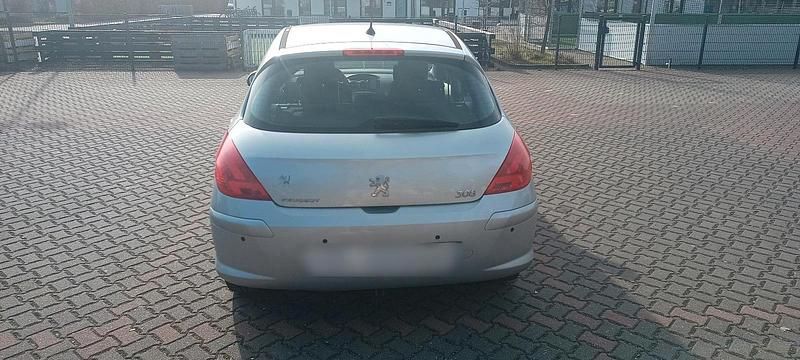 Gebraucht Peugeot 308 120 PS (88 kW) 2008 Silber Limousine