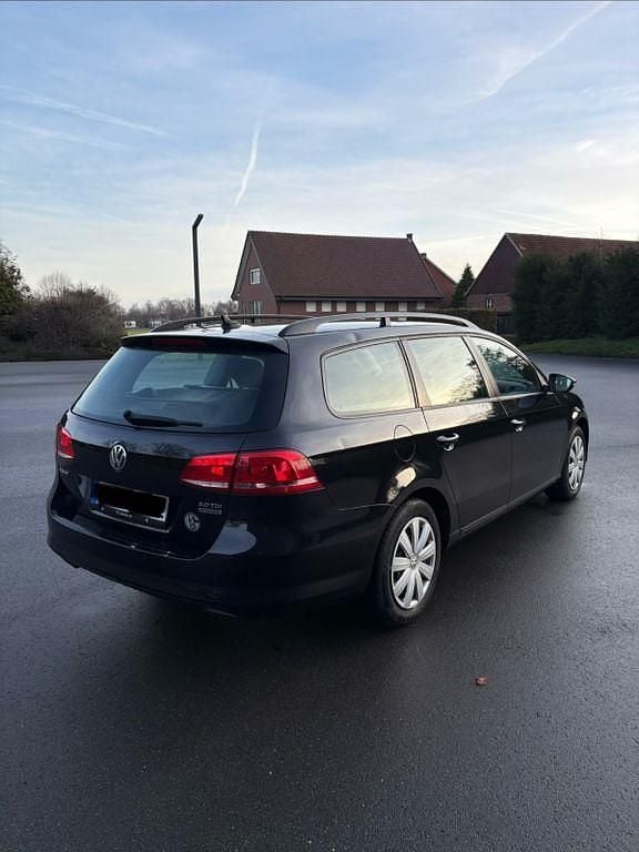 Gebraucht VW Passat 140 PS (102 kW) 2013 Schwarz Kombi