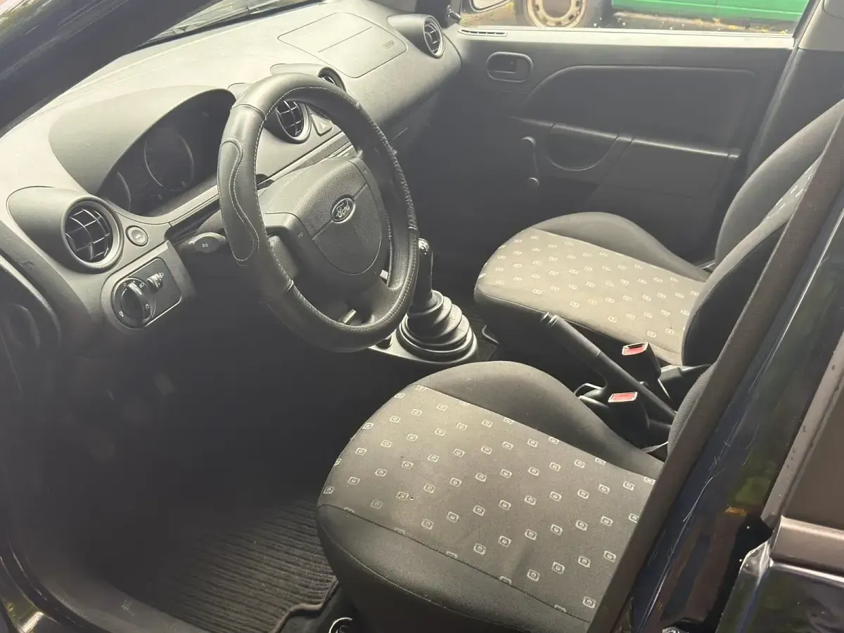 Gebraucht Ford Fiesta 60 PS (44 kW) 2005 Blau Kleinwagen