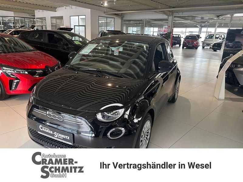 Gebraucht Fiat 500e Action 69 kW (95 PS) 2022 Onyx schwarz Limousine