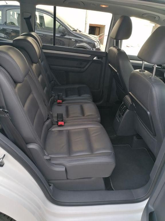 Gebraucht VW Touran Highline 170 PS (125 kW) 2012 Weiß Van / Kleinbus