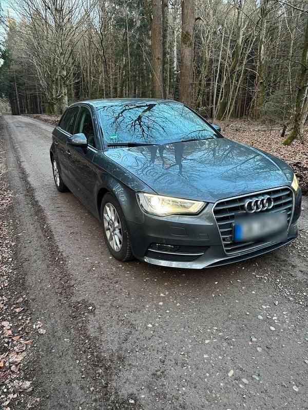 Gebraucht Audi A3 Sport 150 PS (110 kW) 2015 Grau Kleinwagen