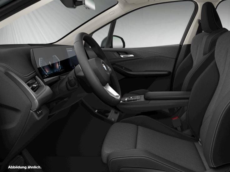 Gebraucht BMW 220 163 PS (119 kW) 2025 Skyscraper grau metallic