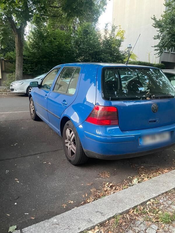 Blau Gebraucht 2001 VW Golf IV Edition Kleinwagen | 500 € (Superpreis) - Bild 1/4