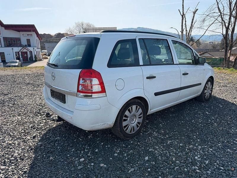 Gebraucht Opel Zafira Selection 140 PS (102 kW) 2009 Weiß Van / Kleinbus