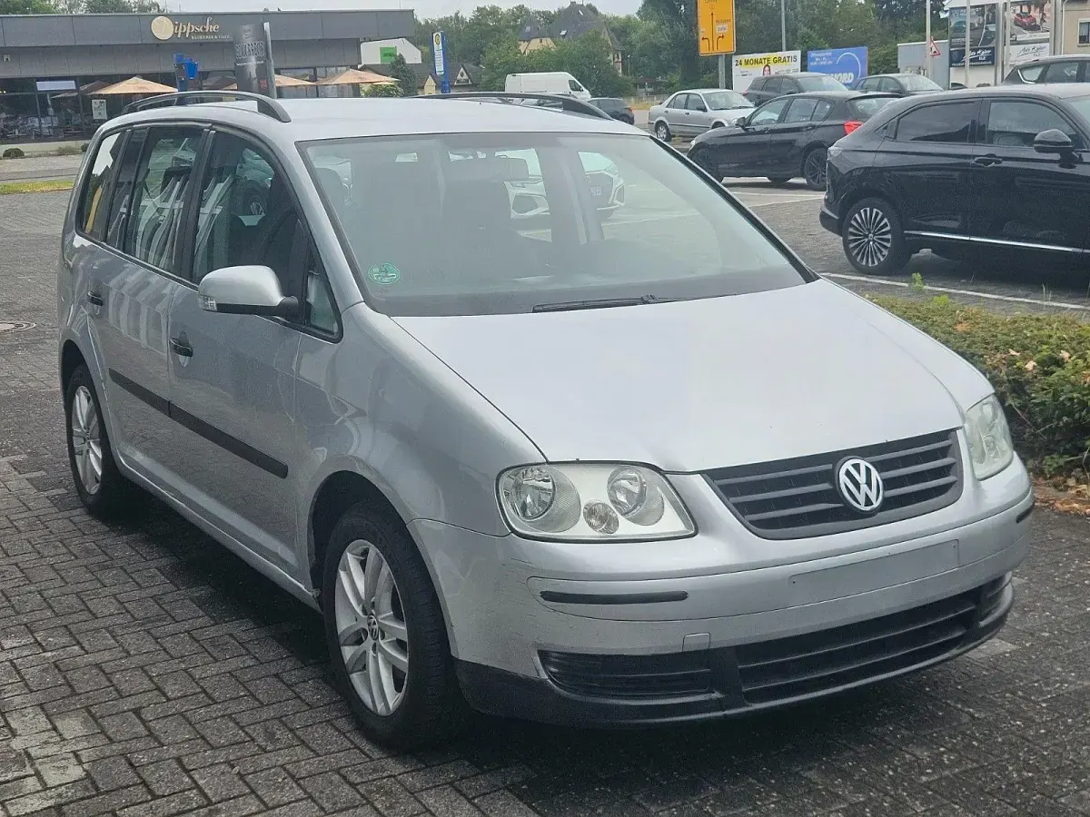 Gebraucht VW Touran Trendline 116 PS (85 kW) 2004 Silber Van / Kleinbus