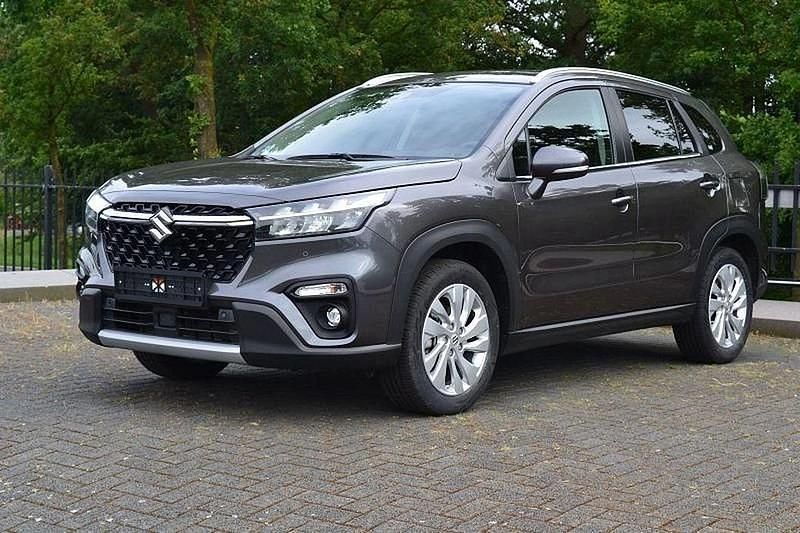 Grau Gebraucht 2023 Suzuki SX4 S-Cross GL SUV | 25.549 € (Fairer Preis) - Bild 1/4