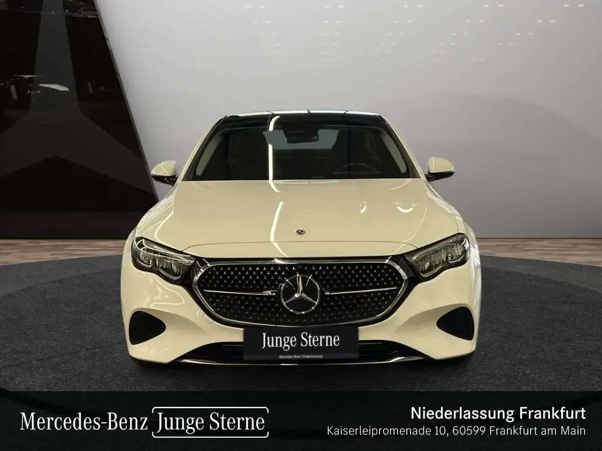 Gebraucht Mercedes E220 Advanced 197 PS (144 kW) 2025 Weiß Limousine