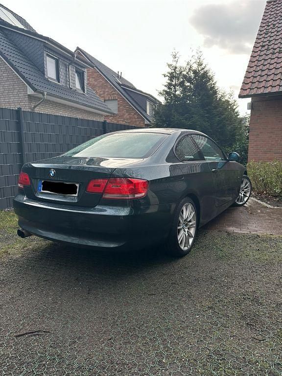 Gebraucht BMW 320 170 PS (125 kW) 2007 Grün Coupé