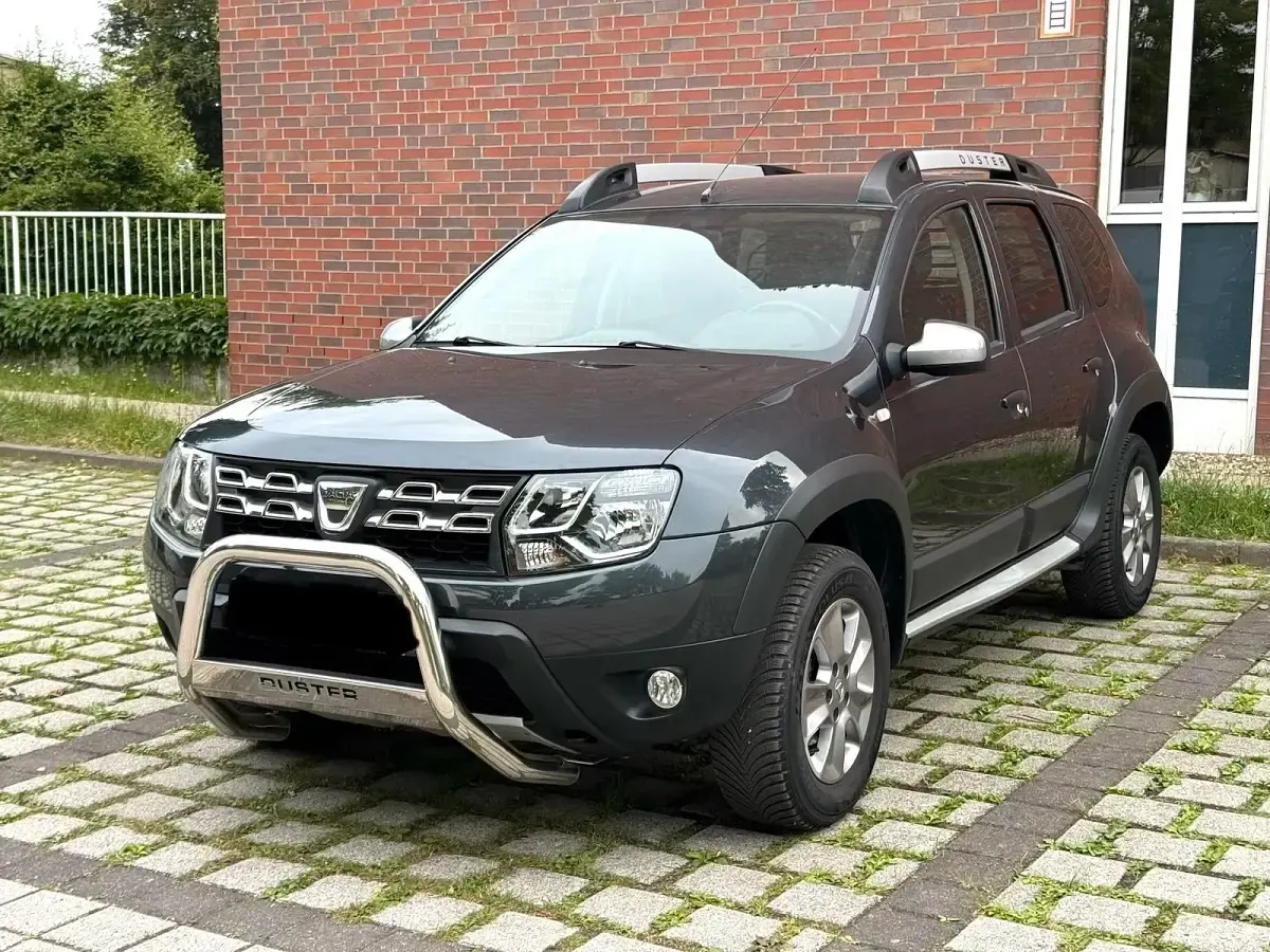 Gebraucht Dacia Duster Prestige 125 PS (91 kW) 2015 Grau SUV
