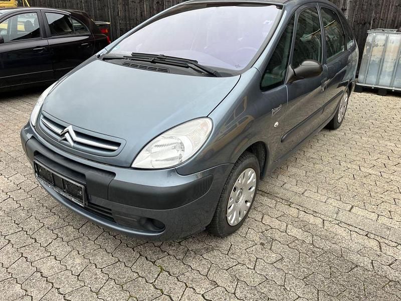 Grau Gebraucht 2006 Citroën Xsara Picasso Comfort Van / Kleinbus | 590 € (Superpreis) - Bild 1/4