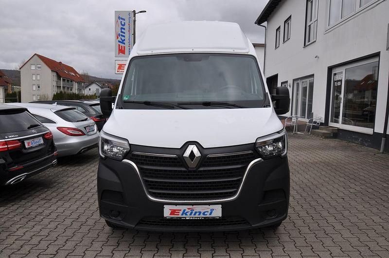 Second-hand Renault Master 145 CP (106 kW) 2022 Alb Monovolum