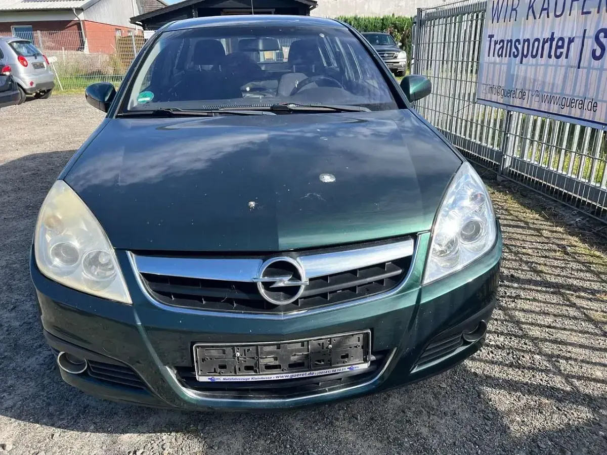 Gebraucht Opel Signum Edition 140 PS (102 kW) 2007 Digitalgruen mi2 Kleinwagen