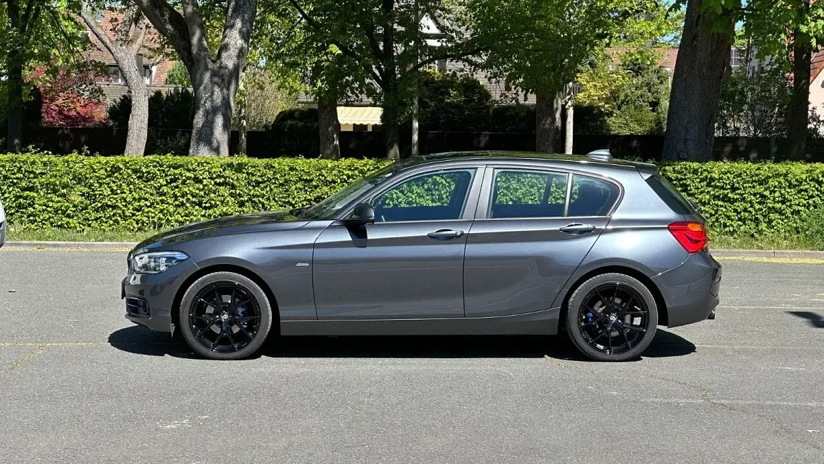 Gebraucht BMW 116 Sport Line 116 PS (85 kW) 2016 Grau Kleinwagen