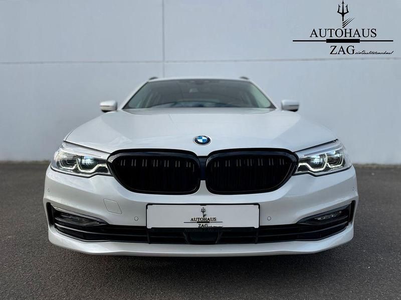 Gebraucht BMW 520 Shadowline 190 PS (139 kW) 2018 Mineralweiss Kombi