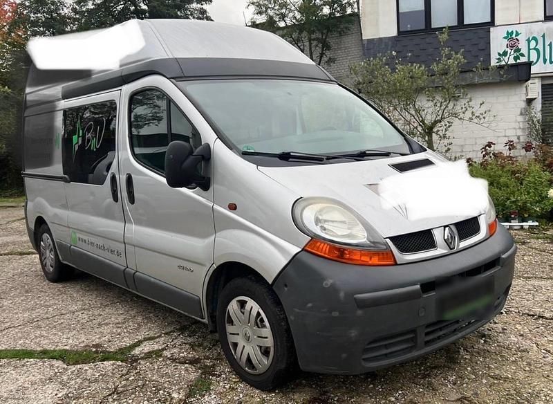 Gebraucht Renault Trafic 100 PS (73 kW) 2006 Silber Van / Kleinbus