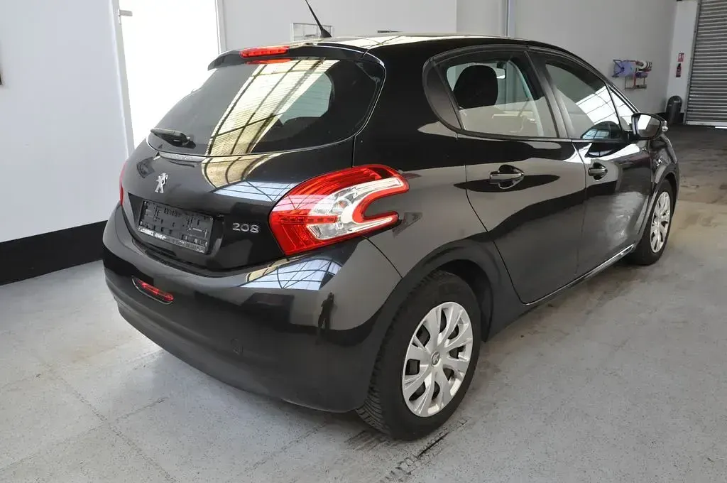 Gebraucht Peugeot 208 Active 95 PS (69 kW) 2012 Schwarz Kleinwagen