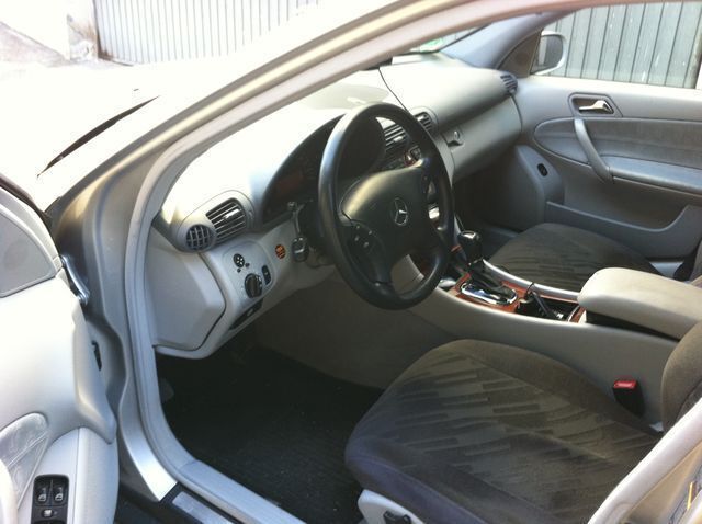 Gebraucht Mercedes C200 222 PS (163 kW) 2003 Silber metallic Limousine