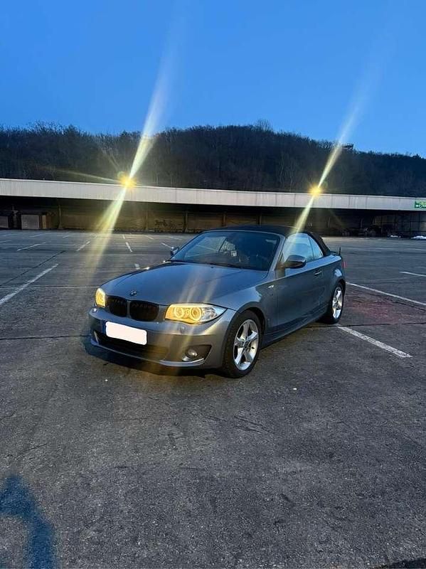 Grau Gebraucht 2011 BMW 118 Cabriolet Cabrio | 13.500 € (Teuer) - Bild 1/4