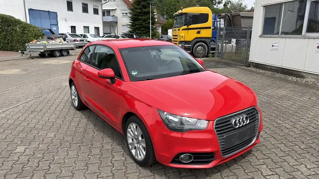 Gebraucht Audi A1 Ambition 86 PS (63 kW) 2011 Rot Kleinwagen
