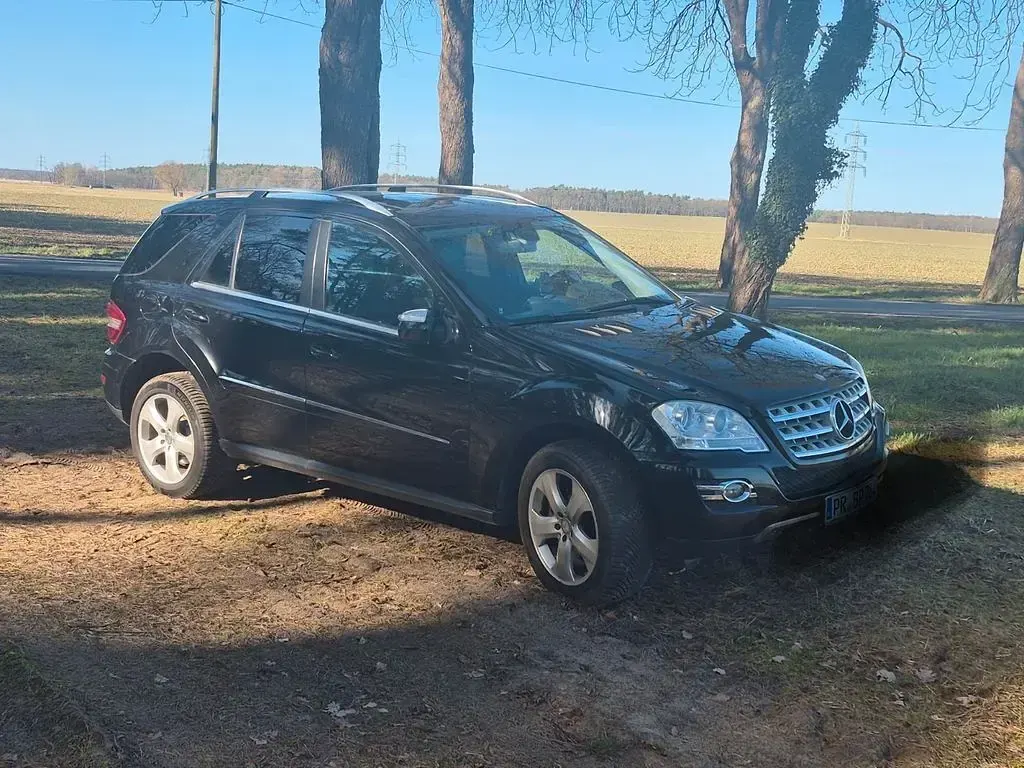 Gebraucht Mercedes ML320 224 PS (164 kW) 2009 Schwarz SUV