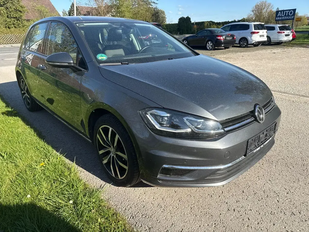 Gebraucht VW Golf VII Highline 125 PS (91 kW) 2018 Grau Limousine