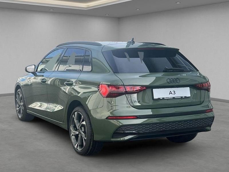 Neu Audi A3 Advanced 150 PS (110 kW) 2026 Grün Limousine