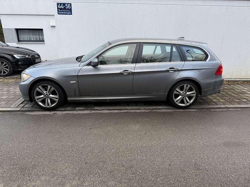 Gebraucht BMW 325 Lifestyle 204 PS (150 kW) 2011 Kombi