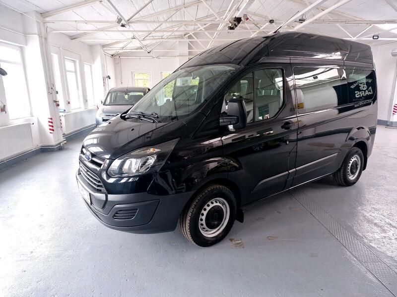 Schwarz Gebraucht 2016 Ford Transit Custom Van / Kleinbus | 22.490 € - Bild 1/4