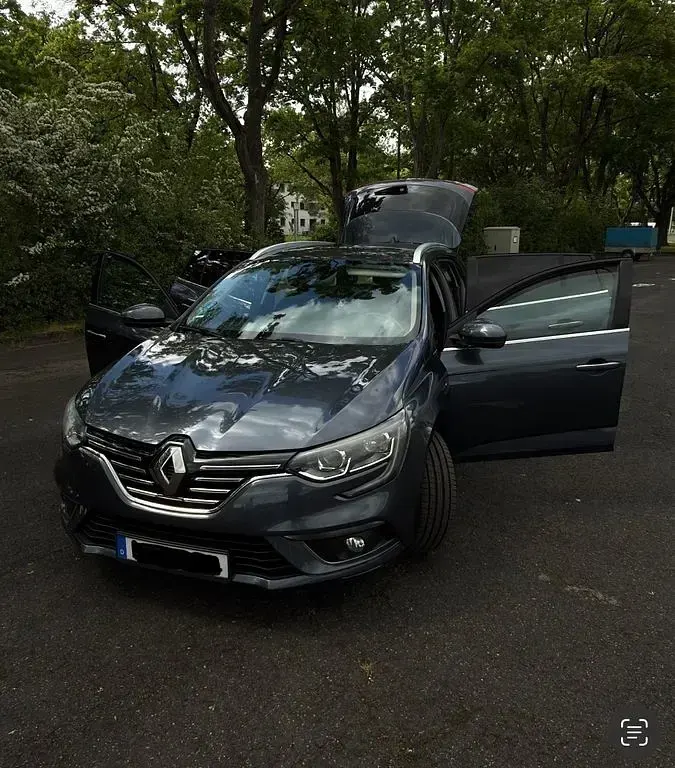 Gebraucht Renault Mégane Play 110 PS (80 kW) 2017 Grau Limousine
