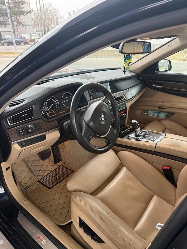 Gebraucht BMW 730 252 PS (185 kW) 2010 Blau Limousine