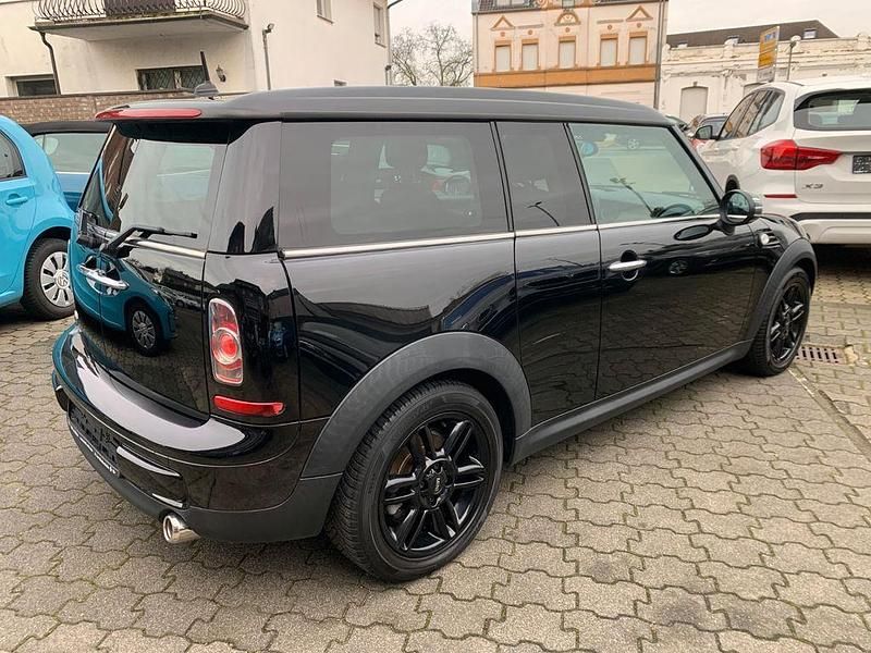 Gebraucht Mini One Clubman 90 PS (66 kW) 2012 Midnight black metallic (metallic) Kombi