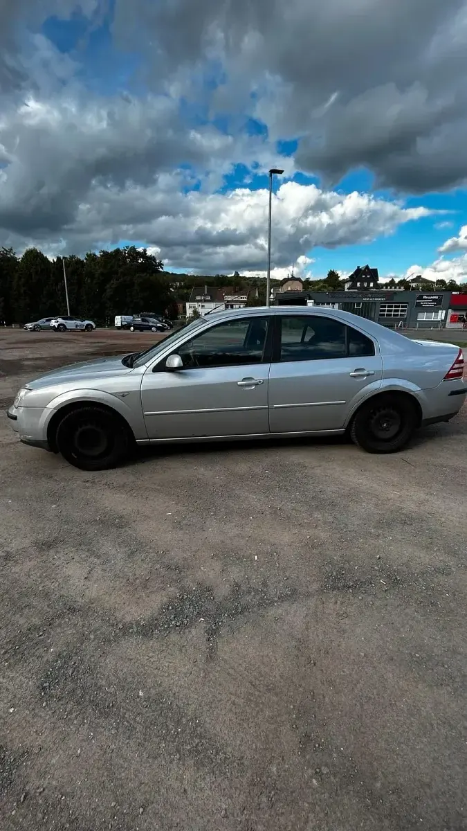 Gebraucht Ford Mondeo 110 PS (80 kW) 2006 Grau Limousine