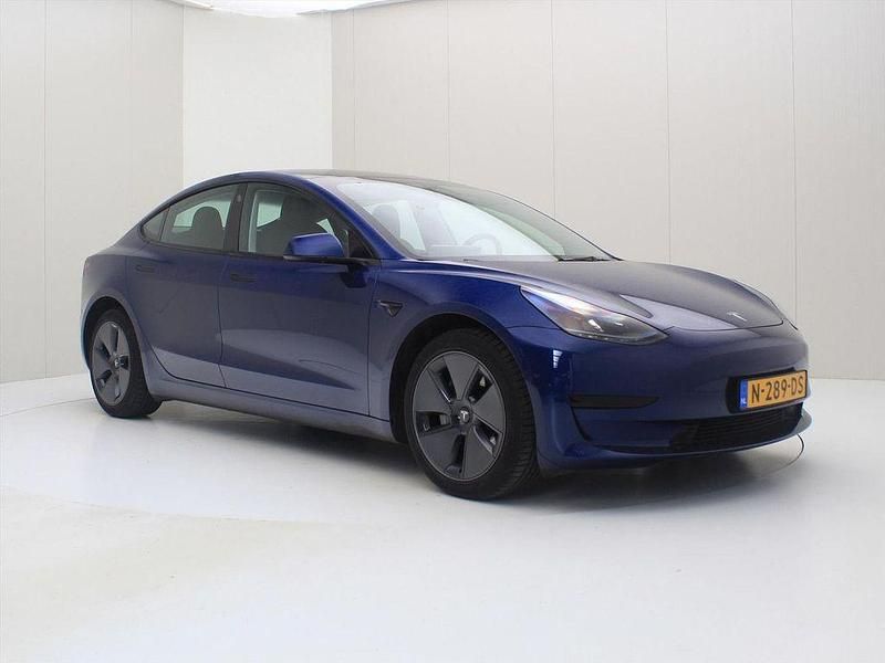 Gebraucht Tesla Model 3 Standard Range 225 kW (306 PS) 2021 Blau Limousine