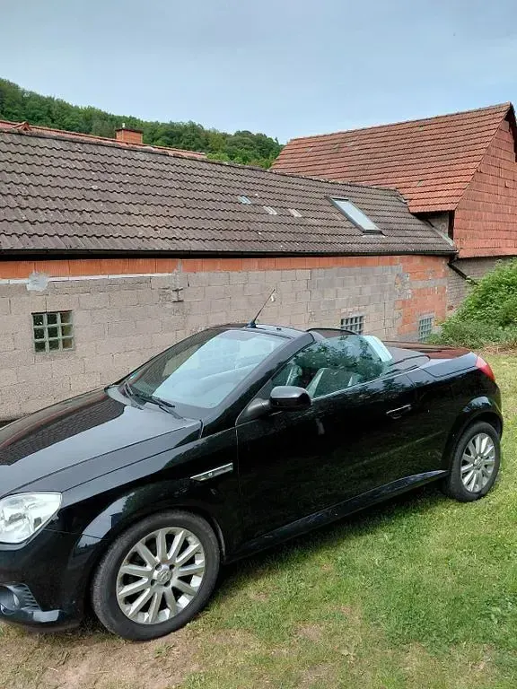 Gebraucht Opel Tigra Edition 90 PS (66 kW) 2009 Schwarz Cabrio