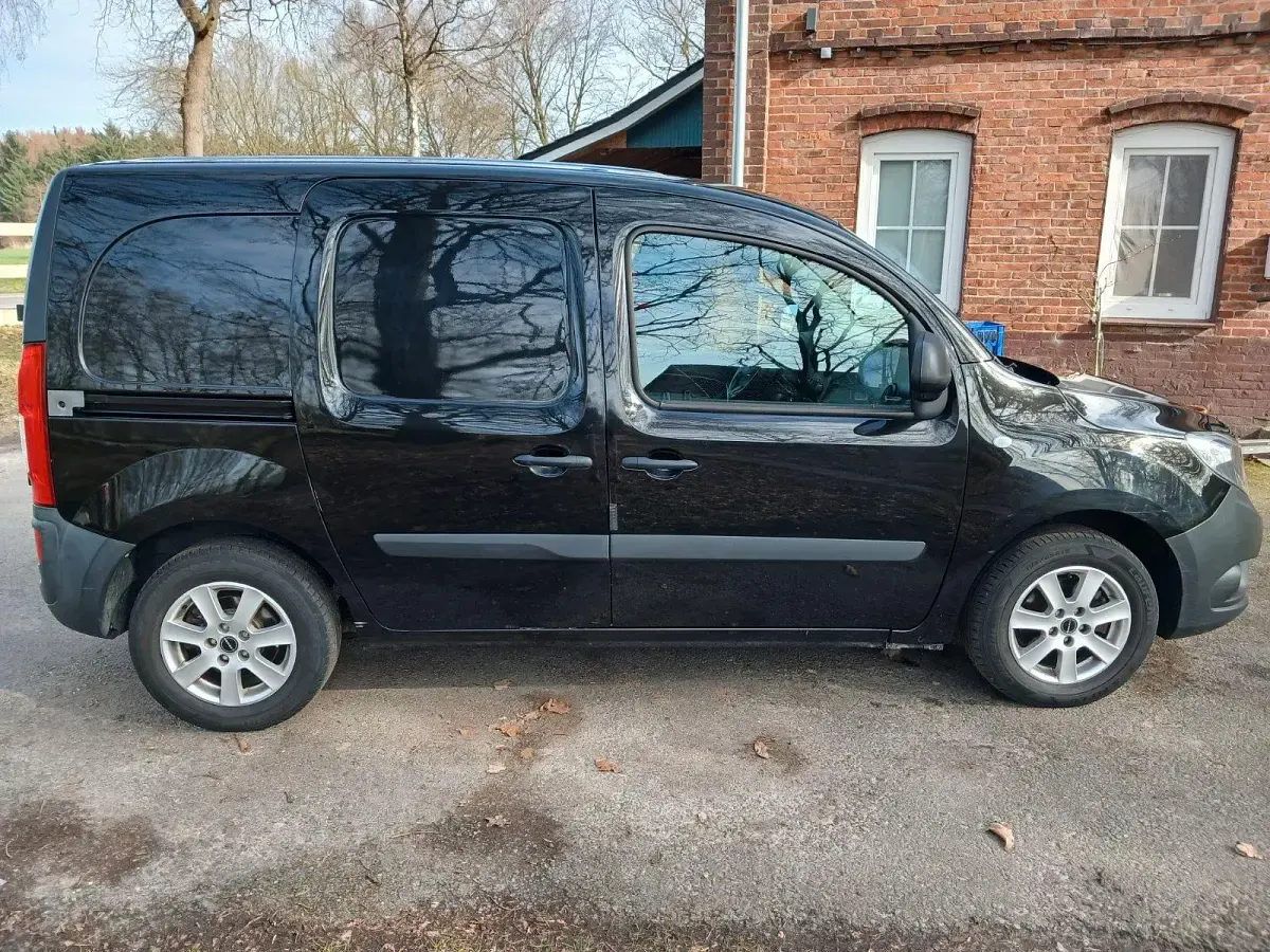 Gebraucht Mercedes Vito 90 PS (66 kW) 2015 Schwarz Van